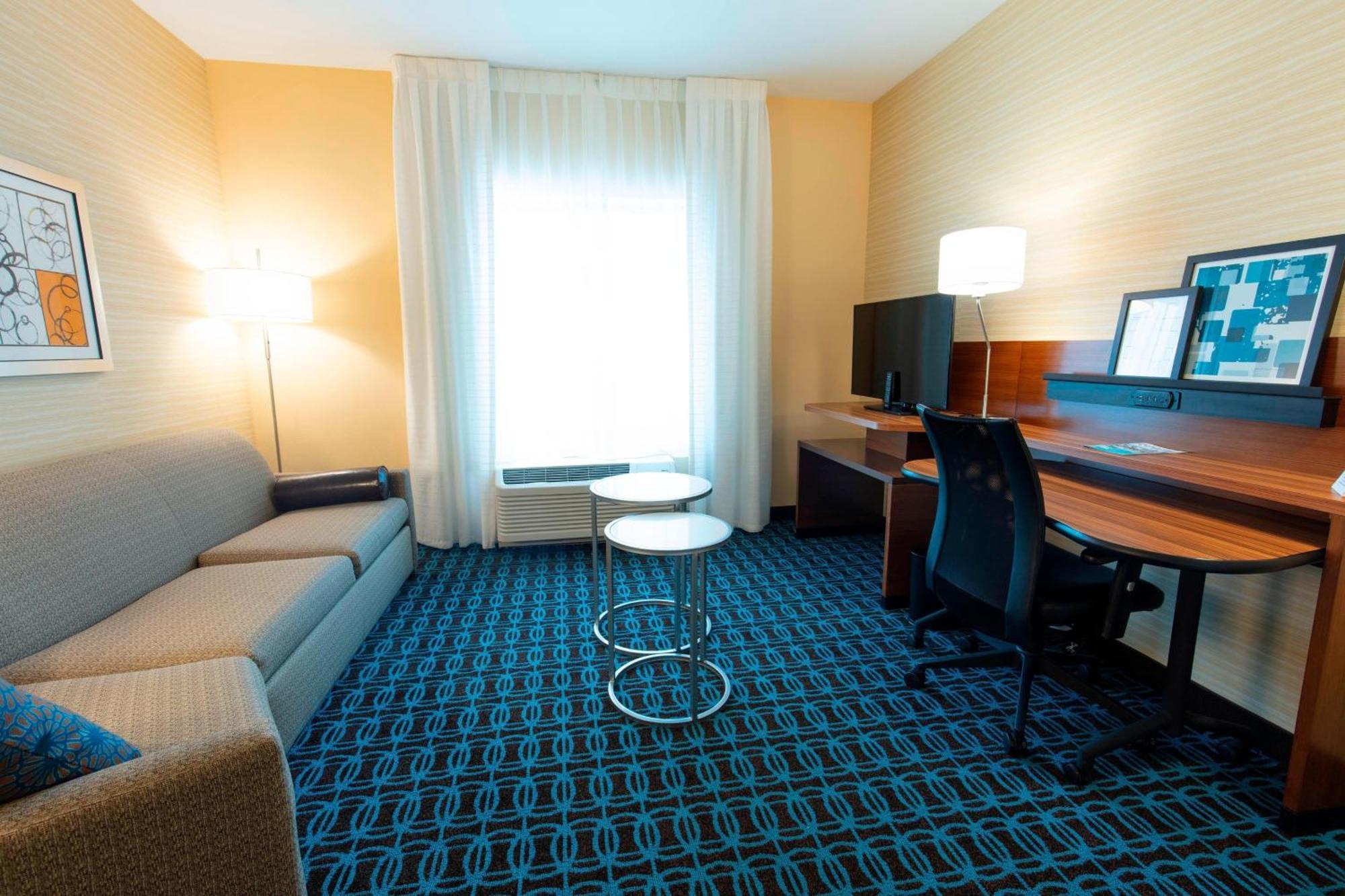Fairfield Inn & Suites By Marriott Atlanta Woodstock Exterior foto